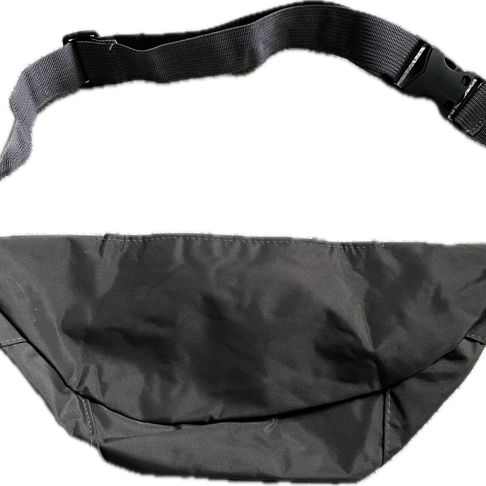 Magellan Outdoors hip pouch/fanny pack/ crossbody bag perfect condition - Picture 2 of 4